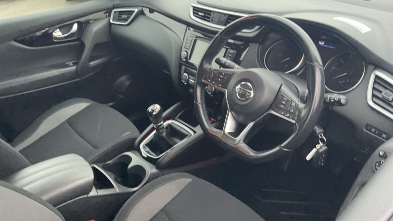 Nissan Qashqai 1.3 DiG-T Acenta Premium 5dr Petrol Hatchback